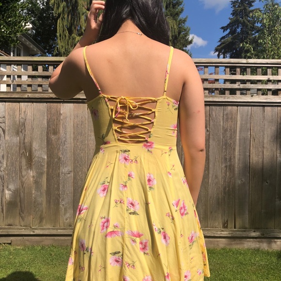 Yellow summer dress - Picture 2 of 2